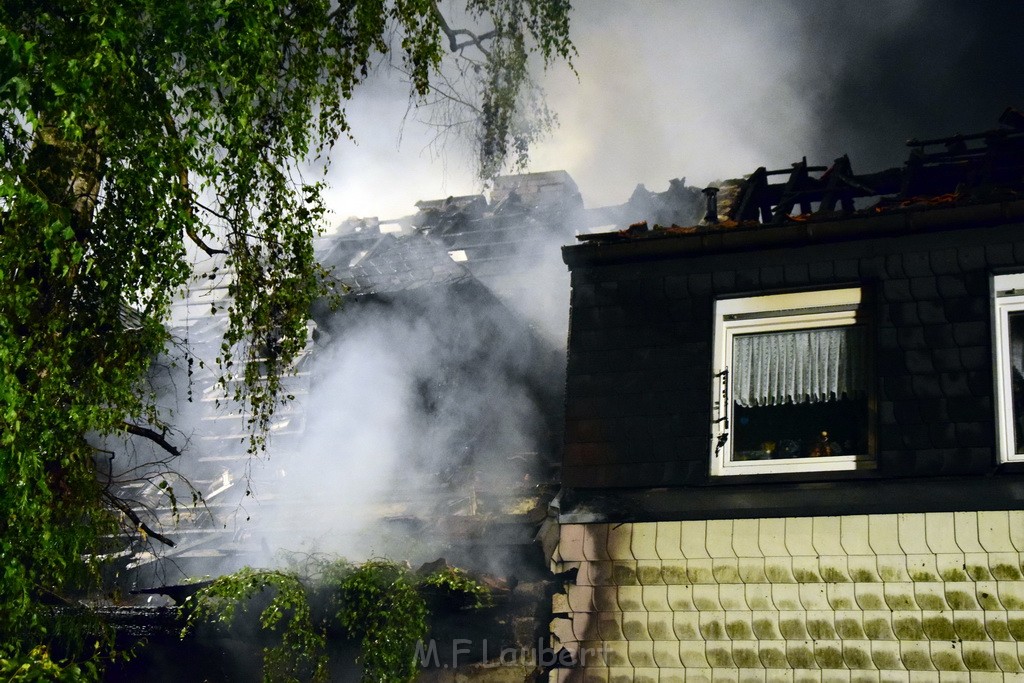 Grossfeuer Einfamilienhaus Siegburg Muehlengrabenstr P0260.JPG - Miklos Laubert